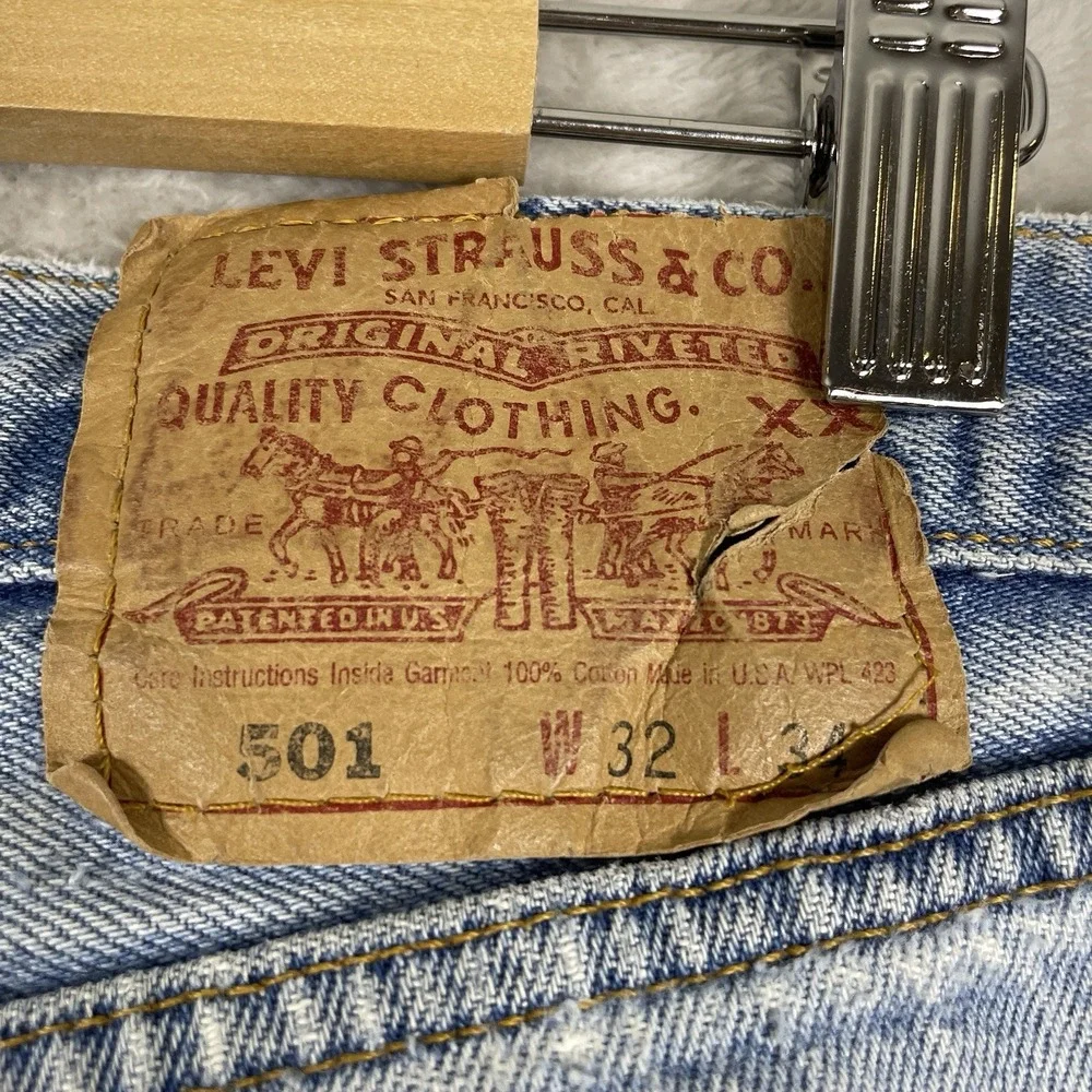 Vtg Levis 501 Jeans Mens 32x34 (fit 30x32) Made in USA 90s Distressed Thrashed